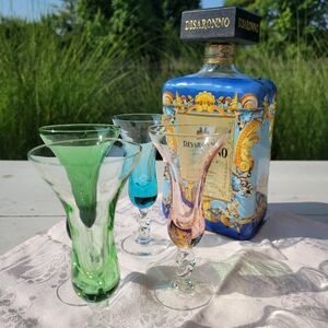 Cordial Glasses ~ Shot Glasses ~ Set of 4 (2 are chipped) FINAL PRICE ITEM!